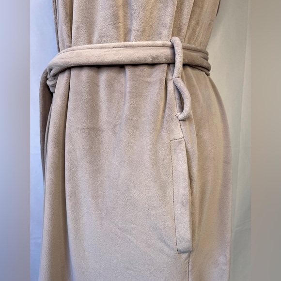 Barefoot Dreams Luxechic Hooded Robe - M/L - taupe luxury soft unisex cozy - Picture 10 of 14